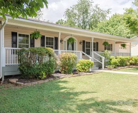 35 Sydney Ln, Asheville, NC 28806