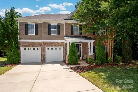 8909 Savannah Rd, Harrisburg, NC 28075