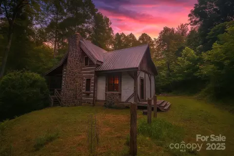459 Old Yellow Mountain Rd, Marion, NC 28752