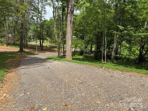 494 Long Branch Rd, Clyde, NC 28721 photo 3