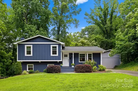 6733 Candlewood Dr, Charlotte, NC 28210