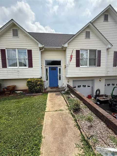 2056 Evergreen Dr, Newton, NC 28658