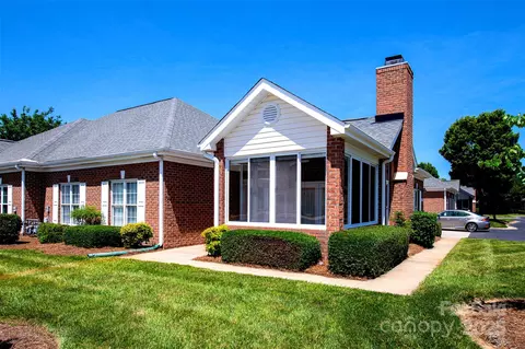 8538 Highland Glen Dr, Charlotte, NC 28269