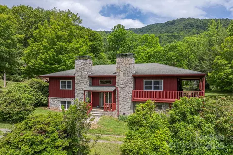 100 Bird Creek Dr, Waynesville, NC 28786
