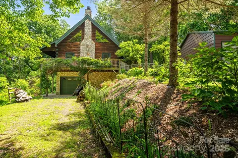 1781 Beaverdam St, Canton, NC 28716