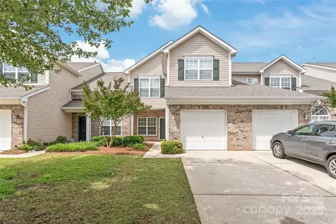 12452 Stratfield Place Cir, Pineville, NC 28134