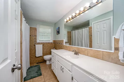 Bath - 4720 Randleman Rd, Conover, NC 28613 photo 1 of 1