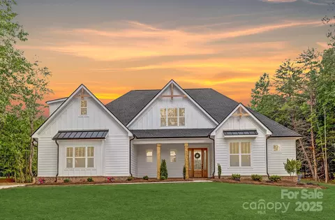 4032 Brandy Creek Ct, Clover, SC 29710