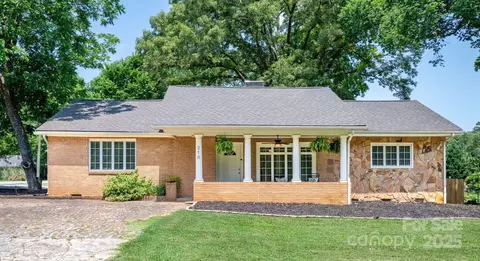 318 W Peeler St, Salisbury, NC 28146