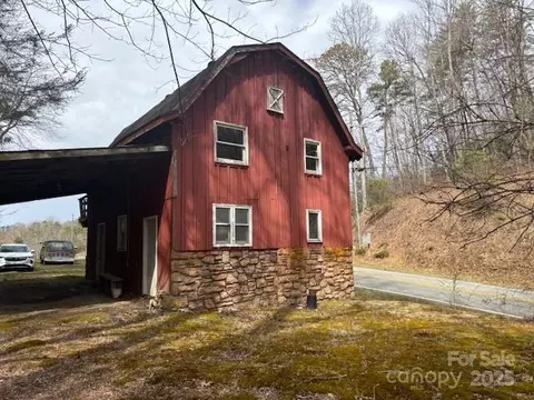 417 Sunset Farm Rd, Sylva, NC 28779