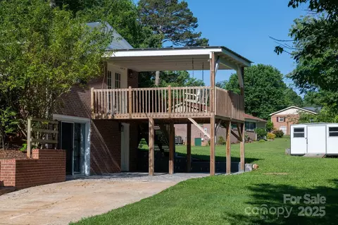 Exterior - 308 Maple St, Hudson, NC 28638 photo 4 of 9