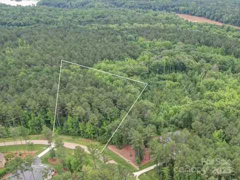 6163 Chimney Bluff Rd, Lancaster, SC 29720