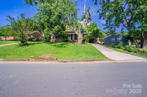 823 Yuma St, Charlotte, NC 28213