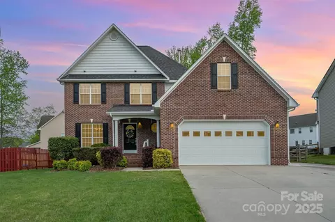 1308 Stonewyck Dr, Salisbury, NC 28146
