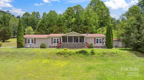 152 Lantana Dr, Sylva, NC 28779