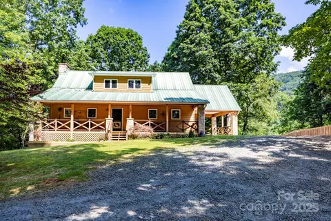 187 W Wilderness Rd, Lake Lure, NC 28746
