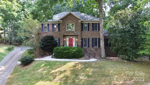 3730 Monique Ln, Charlotte, NC 28210