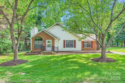 5817 Rocky Mount Ct, Charlotte, NC 28214