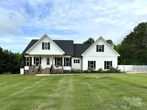 4282 Brandy Creek Ct, Clover, SC 29710