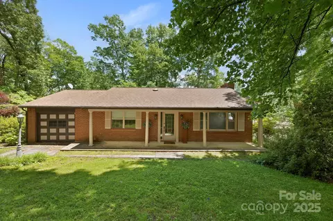 41 Deep Woods Rd, Mills River, NC 28759
