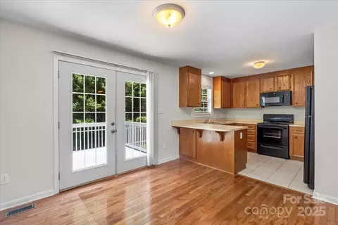1011 Atherstone Nw St NW, Conover, NC 28613 photo 9