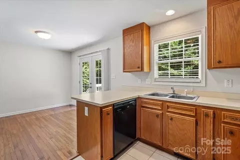 1011 Atherstone Nw St NW, Conover, NC 28613 photo 13