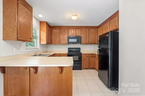 1011 Atherstone Nw St NW, Conover, NC 28613 photo 11