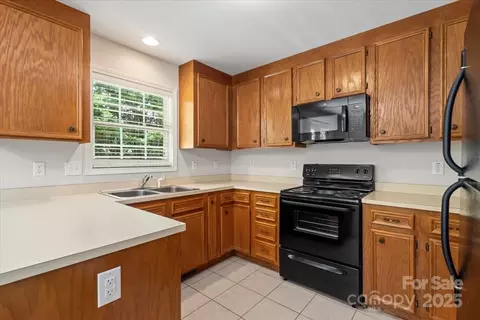 1011 Atherstone Nw St NW, Conover, NC 28613 photo 10