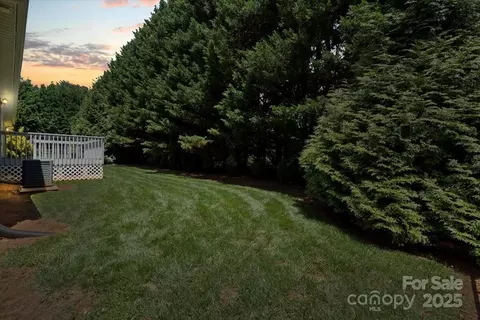 1011 Atherstone Nw St NW, Conover, NC 28613 photo 30