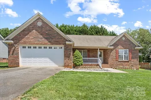 1011 Atherstone Nw St NW, Conover, NC 28613 photo 3