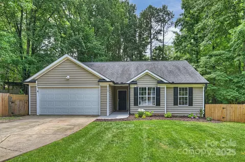 5179 Poplar Glen Dr, Matthews, NC 28104