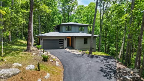 3 Pheasant Dr, Fairview, NC 28730