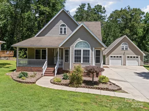 179 Delwood Ct, Mount Gilead, NC 27306