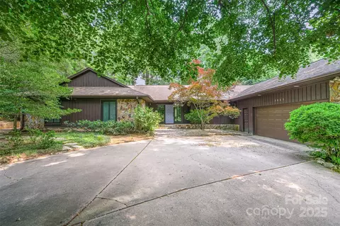3041 Shallowood Ln, Charlotte, NC 28277