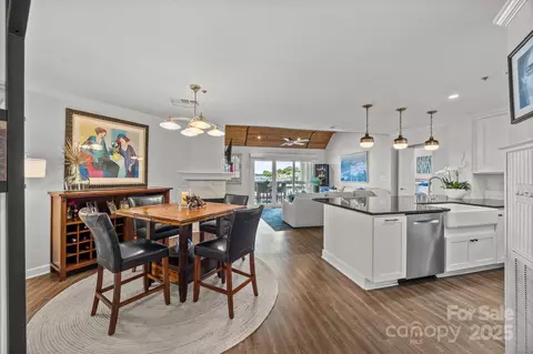 Dining - 17931 Kings Point Dr #E, Cornelius, NC 28031 photo 1 of 2
