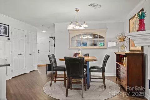 Dining - 17931 Kings Point Dr #E, Cornelius, NC 28031 photo 2 of 2