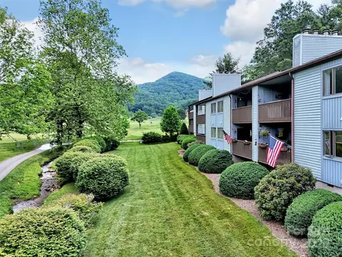 87 Willow D-4 Rd #D-4, Waynesville, NC 28786