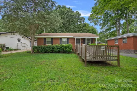 807 Claremont Rd, Charlotte, NC 28214
