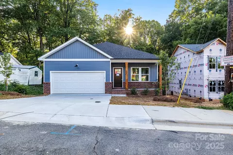 354 Moore Ave, Mooresville, NC 28115