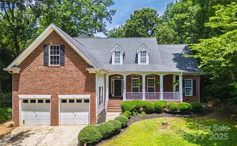 4605 Sarandon Ct, Charlotte, NC 28215