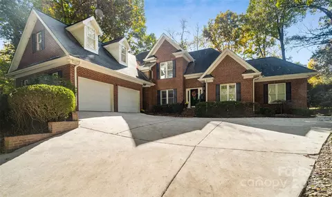 23 Tanglewood Rd, Clover, SC 29710