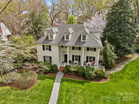 1579 Queens W Rd W, Charlotte, NC 28207