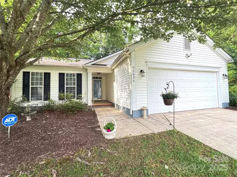 5434 Starflower Dr, Charlotte, NC 28215