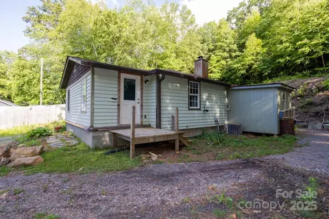 3153 Old Us 70 E Hwy E, Black Mountain, NC 28711