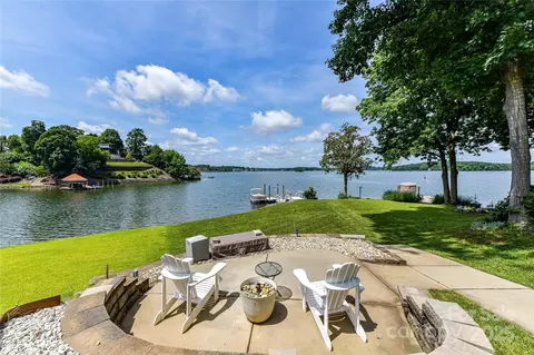 7010 Coventry Ct, Tega Cay, SC 29708