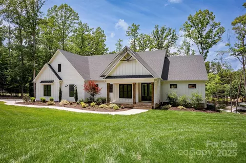 176 Windwood Ln, Troutman, NC 28166