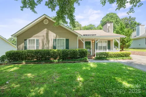322 Cottonwood Park Dr, Charlotte, NC 28214