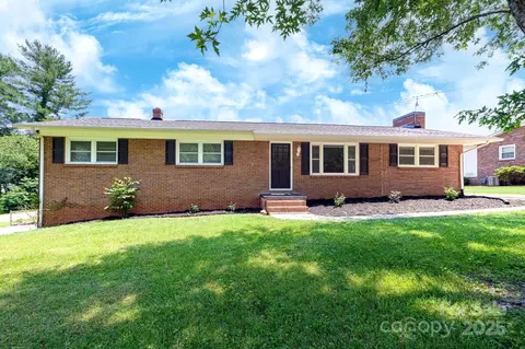306 2nd Avenue Ne Pl NE, Conover, NC 28613