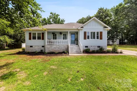 8438 Henry Harris Rd, Fort Mill, SC 29707