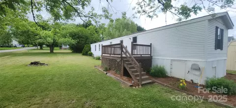 67 Brown Lynch Rd, Candler, NC 28715